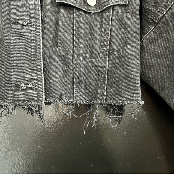 Zara Cropped Denim Jacket (size S) - Picture 3 of 5